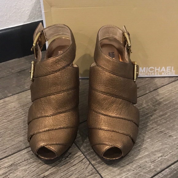 Authentic Michael Michael Kors leather heels sz 8 - Picture 2 of 7